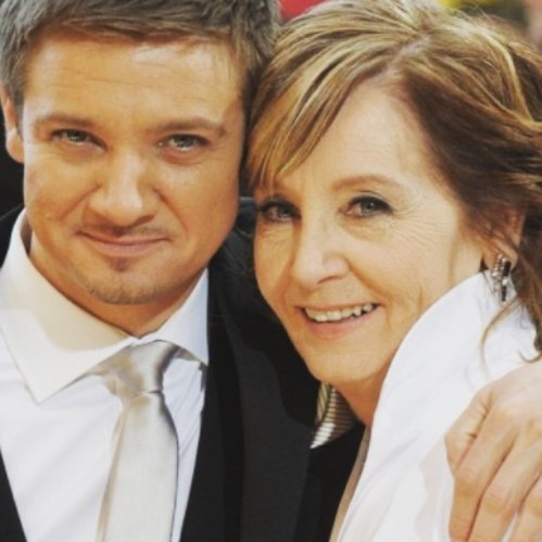 Jeremy Renner and his mother