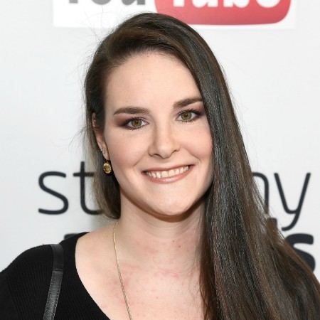 What is Simply Nailogical Net Worth as of 2022? Who is her boyfriend?