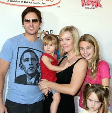 Fiona Eve Facinelli and her family