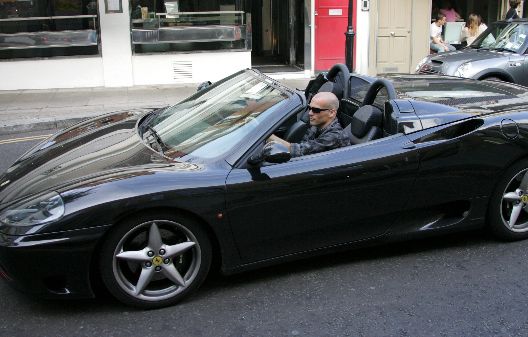 Freddie Ljungberg driving his car