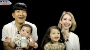 Park Joo Ho and family