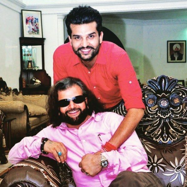 Yuvraj Hans and his father