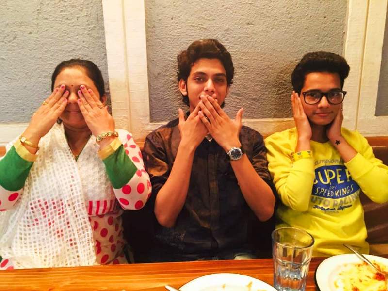 Vishal Jethwa with his mother and brother
