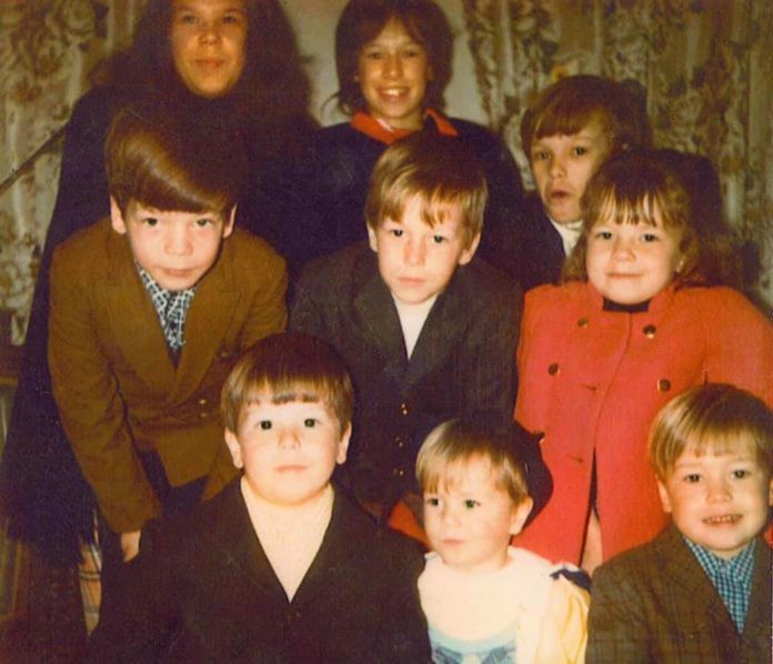 Childhood photo of Arthur Wahlberg with his siblings