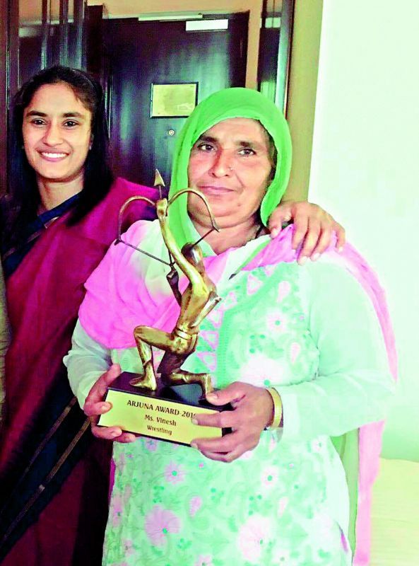 Vinesh Phogat and her mother