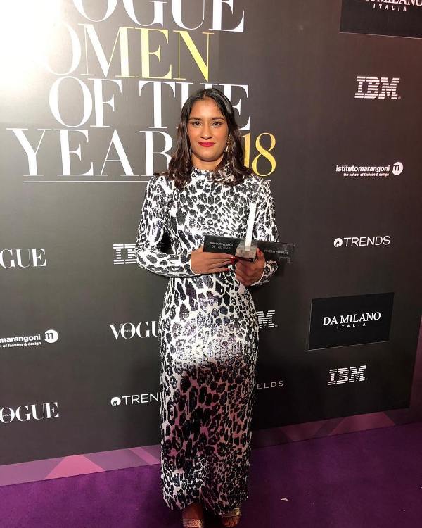 Vinesh poses with the 2018 Women of the Year Awards