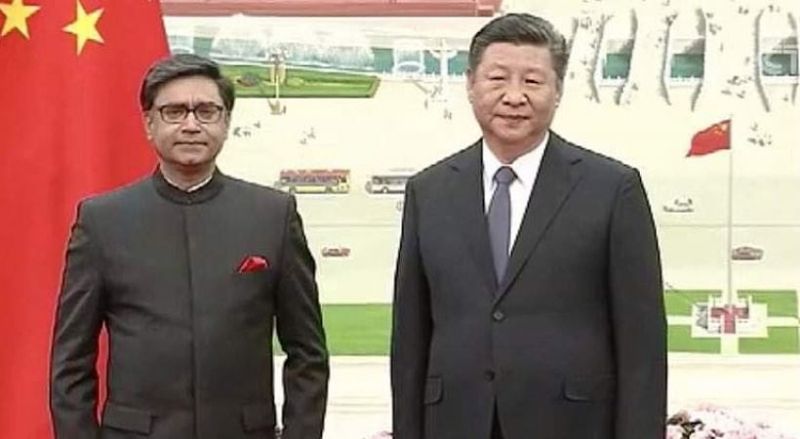 Vikram Misri poses with Chinese President Xi Jinping during the 2020 official meeting