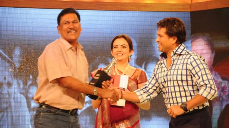 Vijay Barse wins true hero award