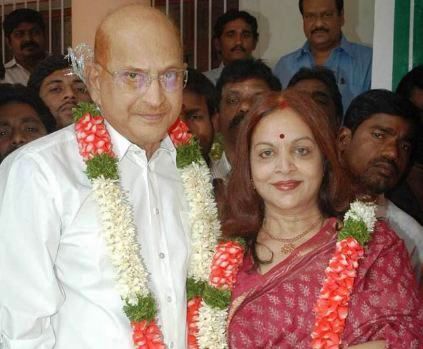 Vijaya Nirmala and her husband Krishna Ghattamaneni