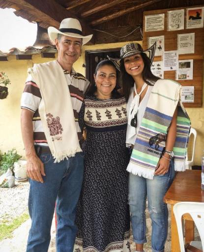 Manuela Arbeláez and her parents