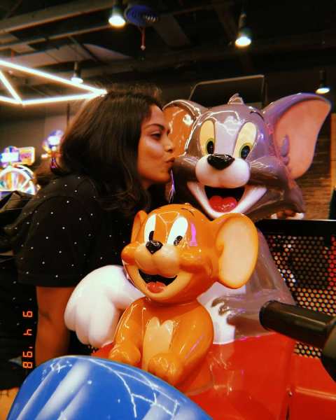 Sonal Vichare with Tom and Jerry characters
