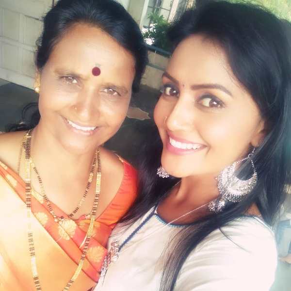 Sonali Patil and her mother