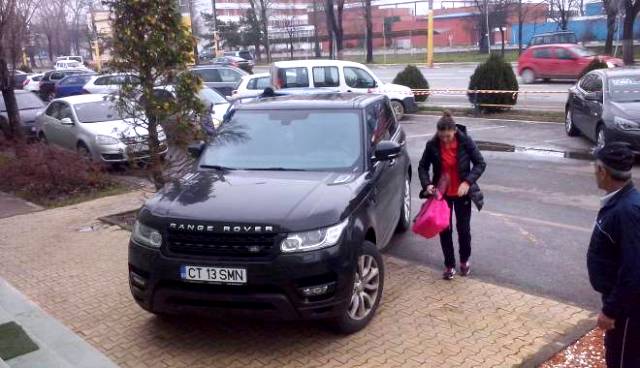 Simone Halep and her Range Rover