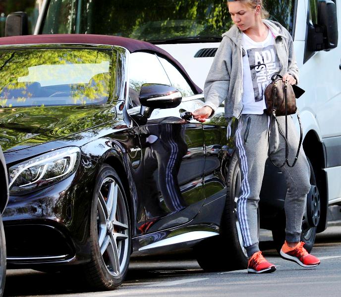 Simone Halep and her Mercedes CLS