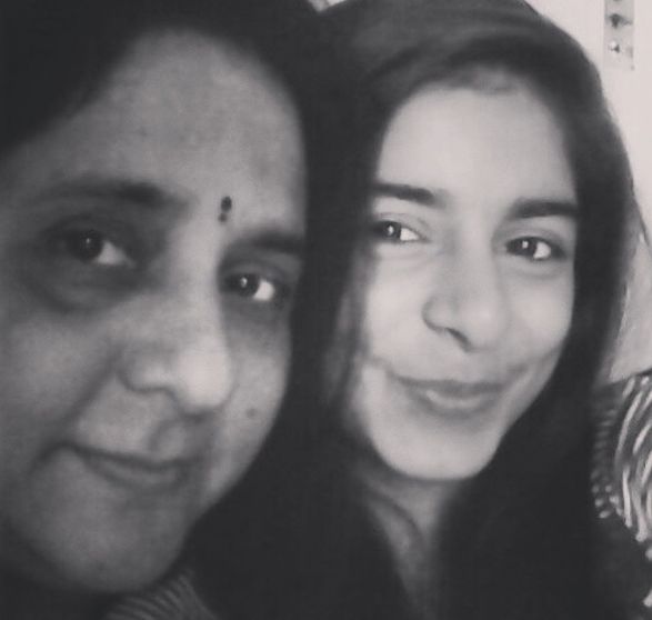 Siddhi Mahajakatti with her mother