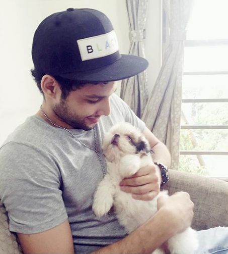 Siddhant Chaturvedi and his dog