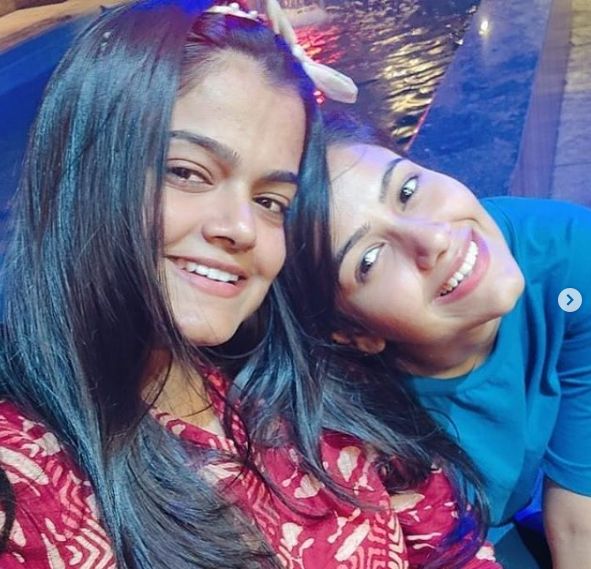 Shubhanshi Raghuvanshi and her sister
