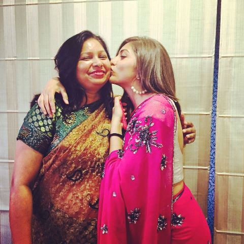 Shruti Sinha and her mom