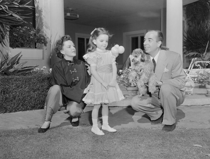 Judy Garland Spouse Husband - 2 Vіnсеntе Міnnеllі (m. 1945-1951) with daughter Liza