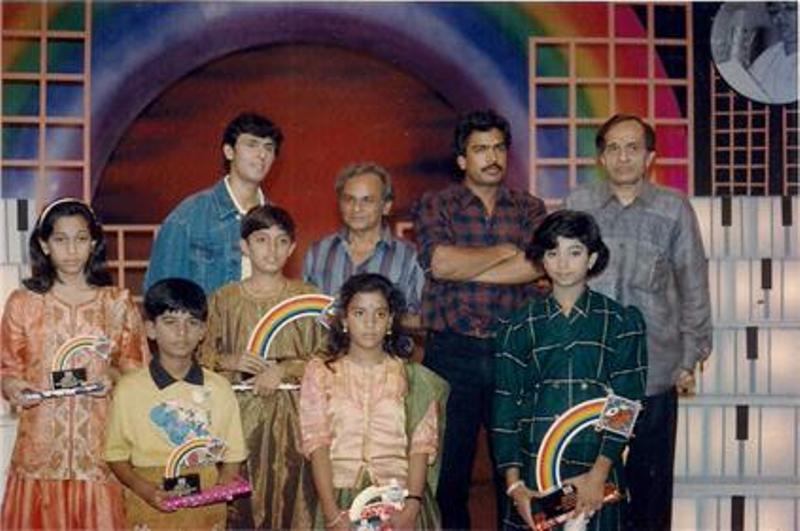 Shreya Ghoshal with other contestants and show judge Sa Re Ga Ma