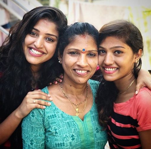 Shreya Anchan with her mother and sister