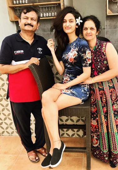 Shivani Jadhav and her parents Shivani Jadhav and her parents