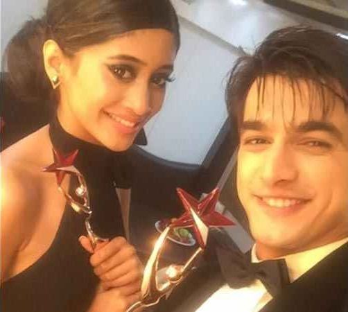 Shivangi Joshi and Mohsin Khan receive the Favorite Jodi Award